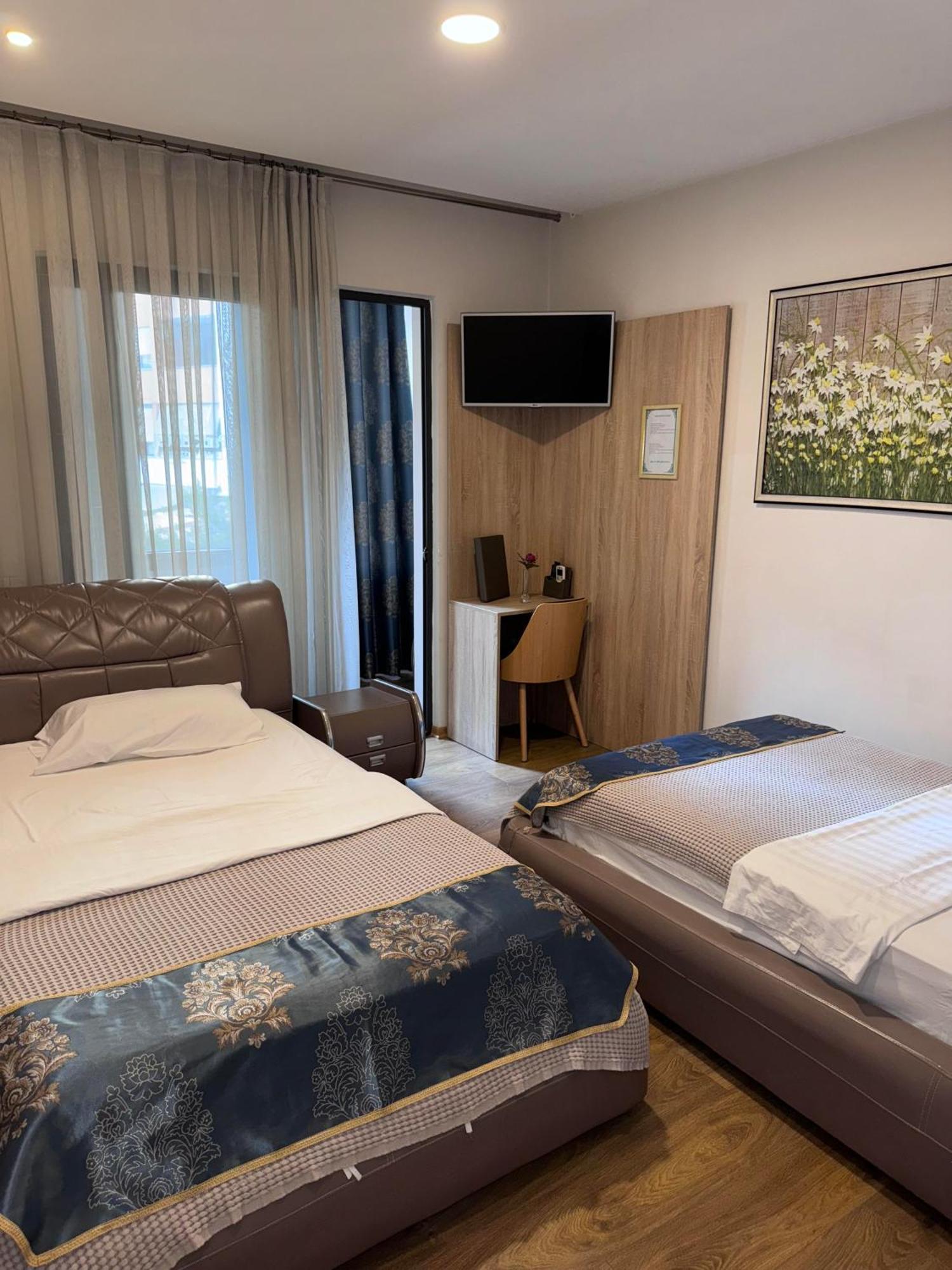 Park Hotel Tirana Yzberishti エクステリア 写真