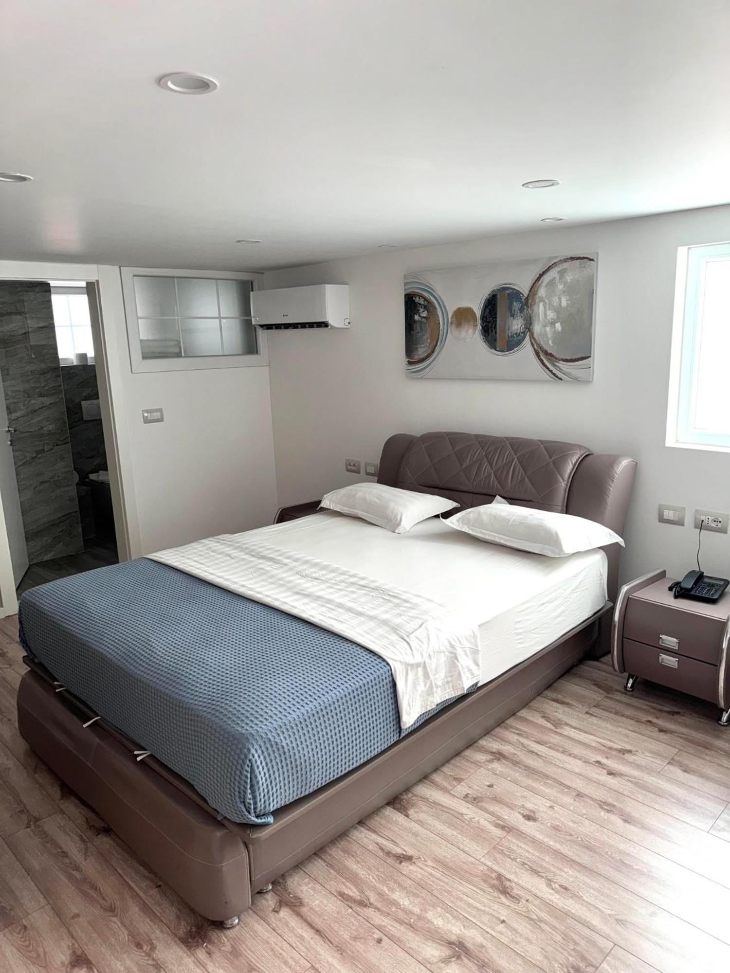 Park Hotel Tirana Yzberishti エクステリア 写真
