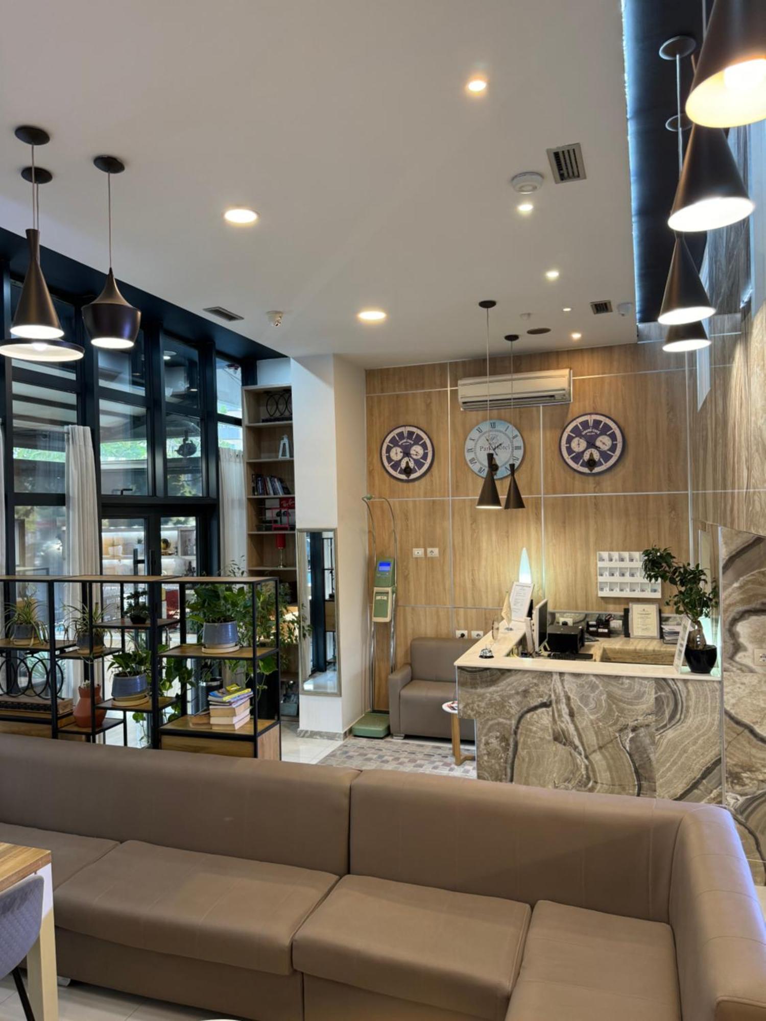 Park Hotel Tirana Yzberishti エクステリア 写真