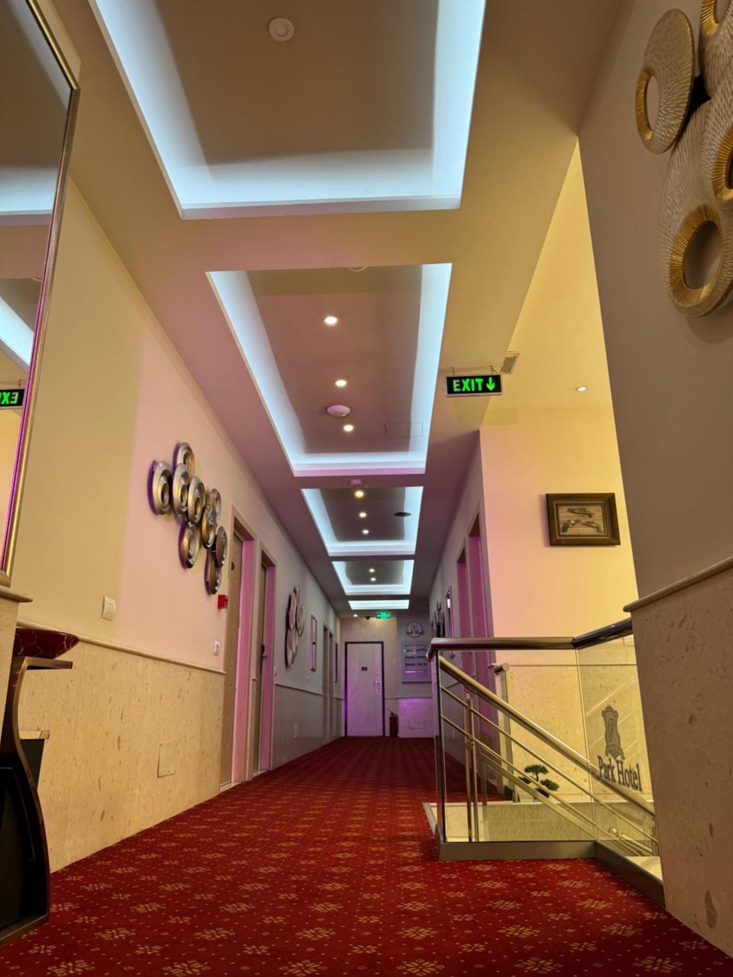 Park Hotel Tirana Yzberishti エクステリア 写真