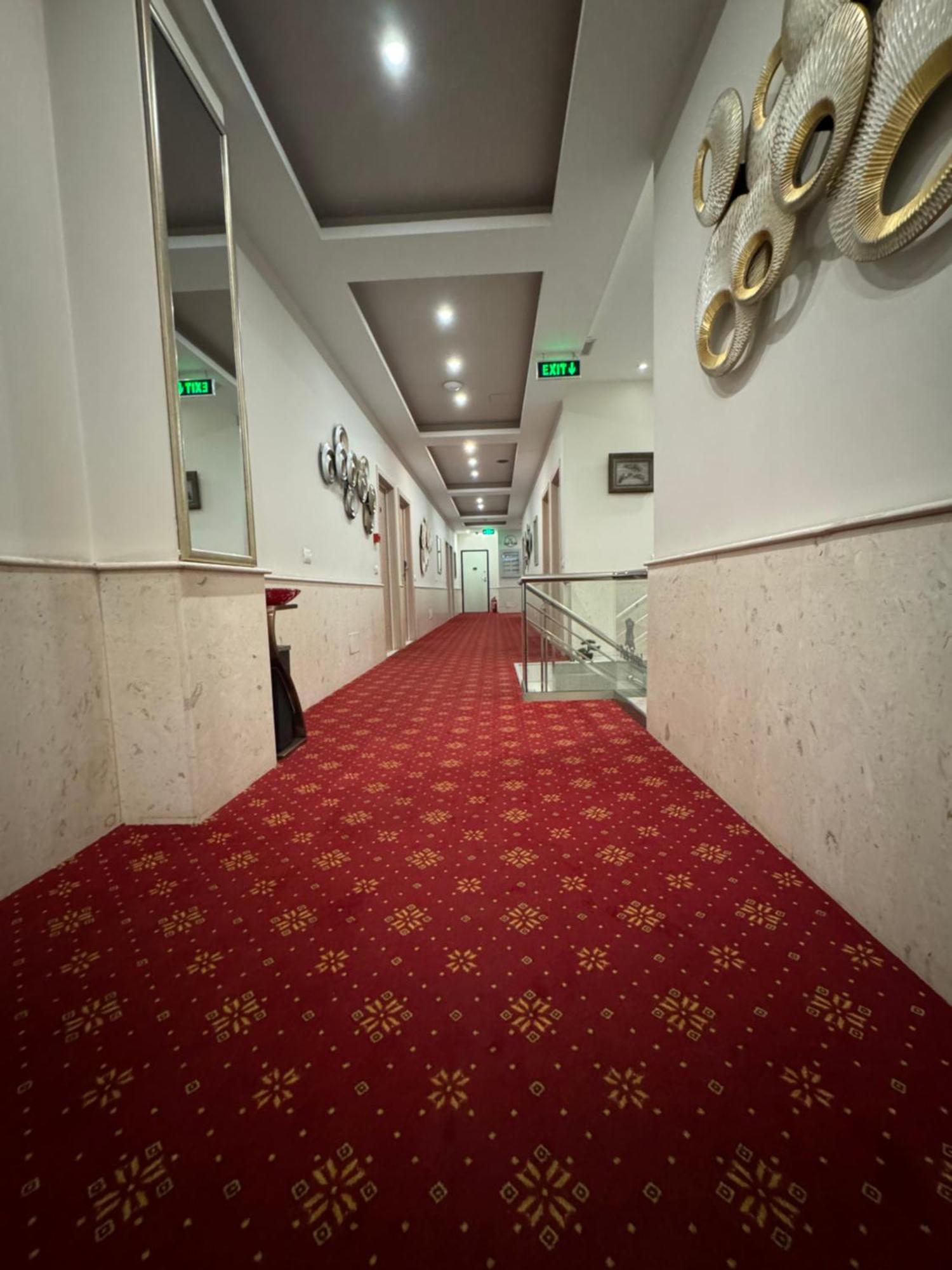 Park Hotel Tirana Yzberishti エクステリア 写真