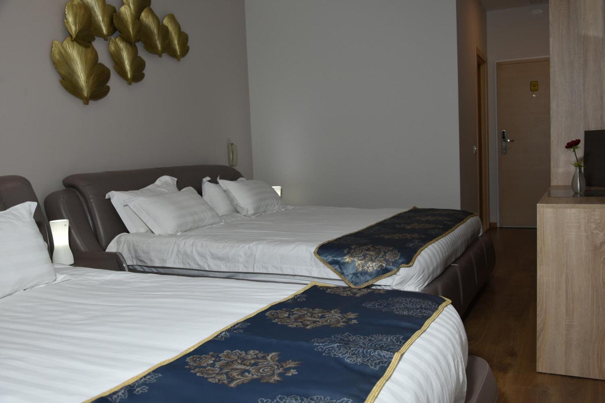 Park Hotel Tirana Yzberishti エクステリア 写真