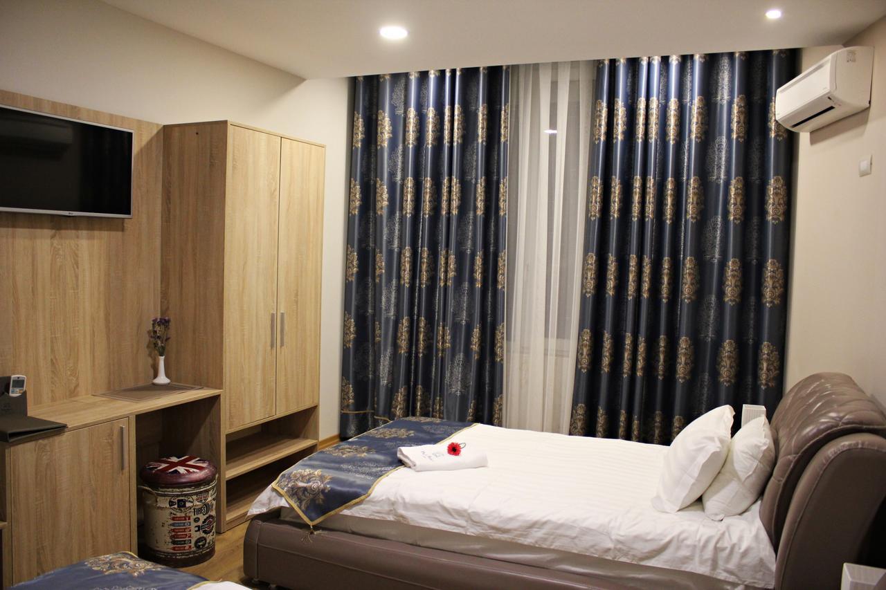 Park Hotel Tirana Yzberishti エクステリア 写真