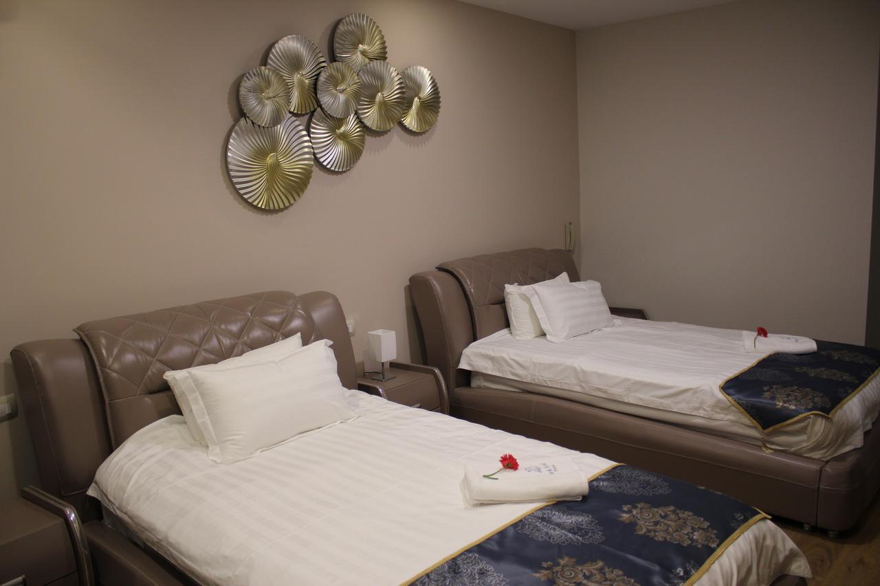 Park Hotel Tirana Yzberishti エクステリア 写真